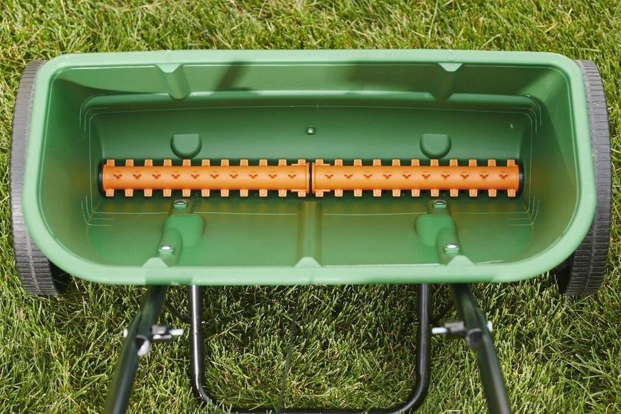 Scotts Turf Builder Classic Drop Spreader